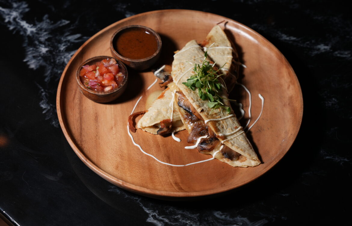 Top 10 Mexican Dinner Spots in Toronto for Authentic Tacos & Margaritas